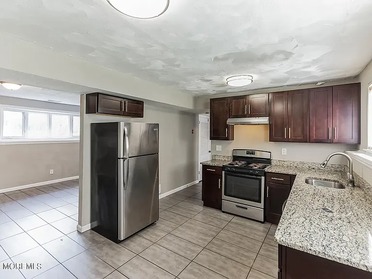 456 Brook Forest Dr — Photo 11