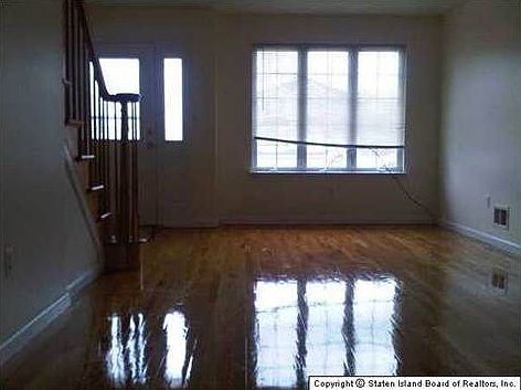 1st image of 458 Mosely Ave
