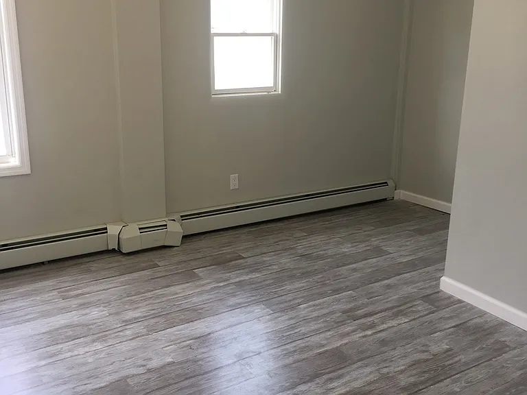 497 Yates St — Photo 1