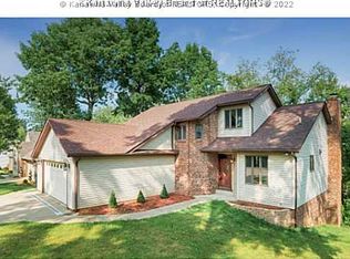 106 Fox Run Rd, Hurricane, WV 25526