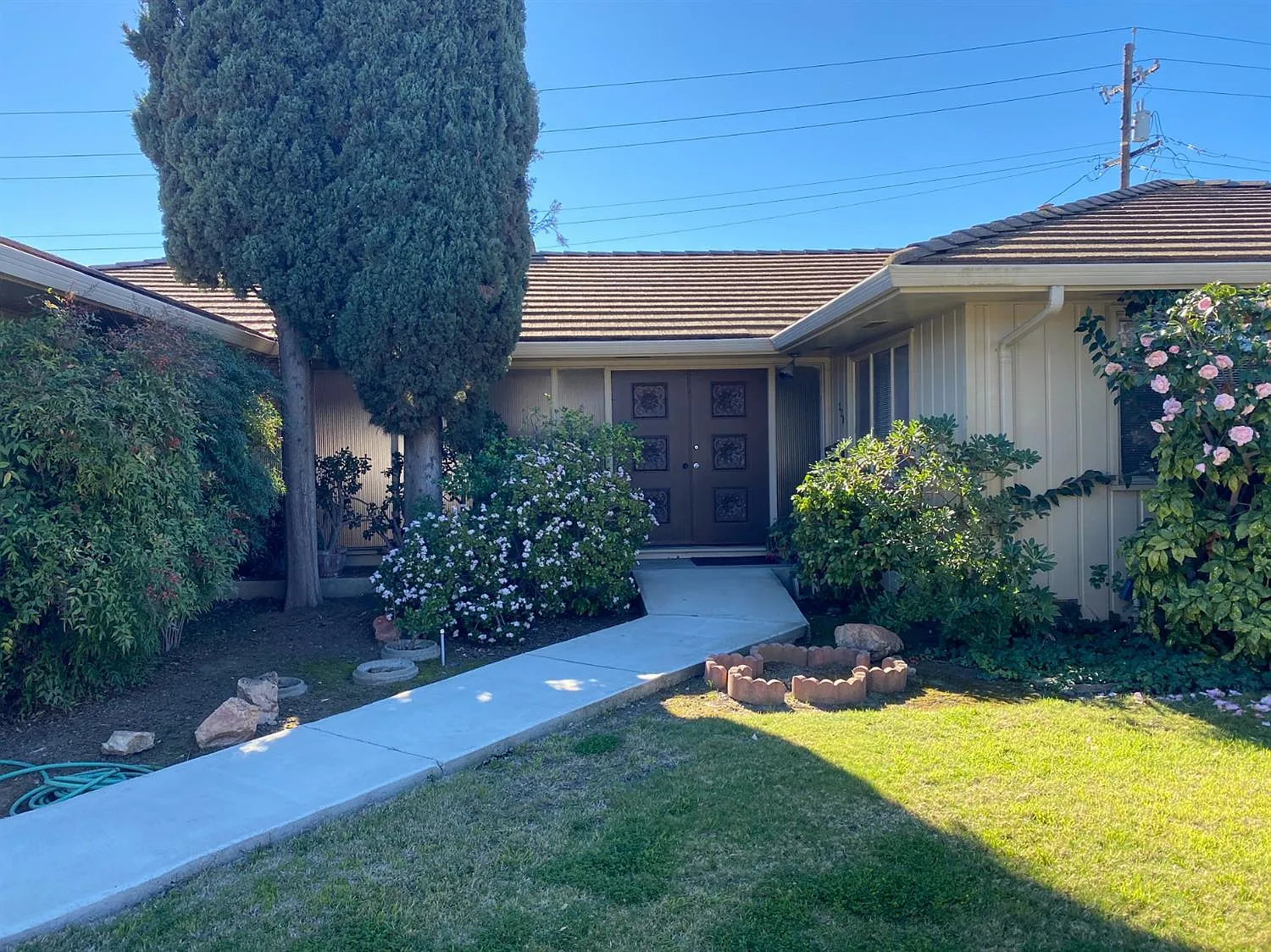 228 W Banbury Dr photo 1
