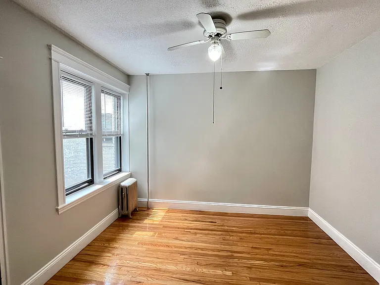 39 Glenville Ave #8 — Photo 6