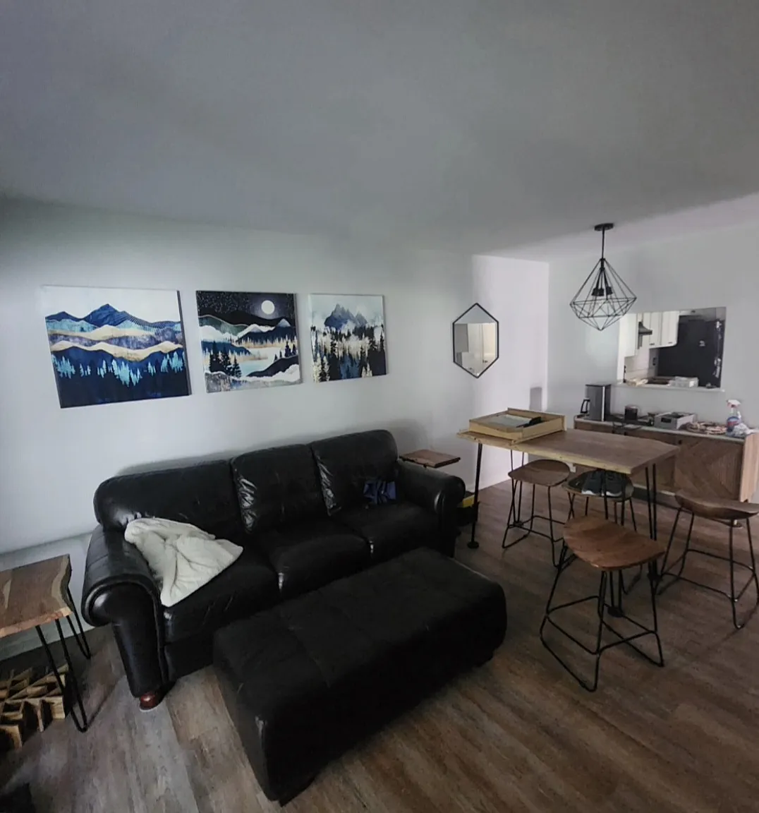 2 bed, 900 sqft, $1,600 — Photo 2
