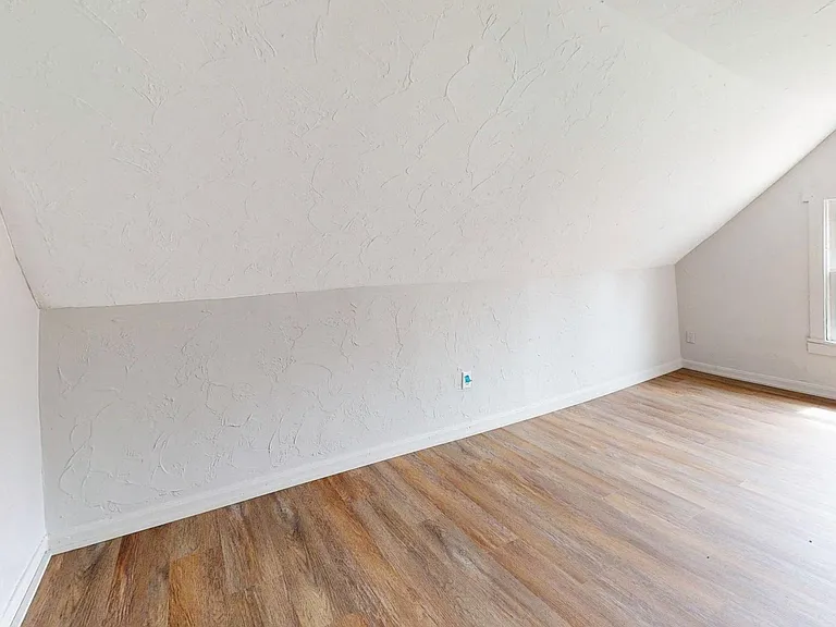 1141 McKinley Ave — Photo 15