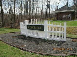 26 Woodridge Dr #26, Cheshire, CT 06410