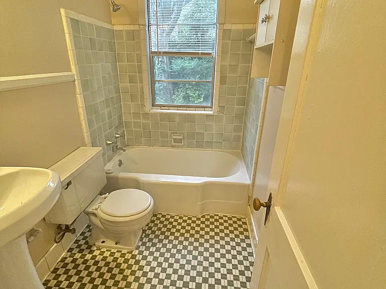 912 Oxmoor Rd #3 — Photo 23