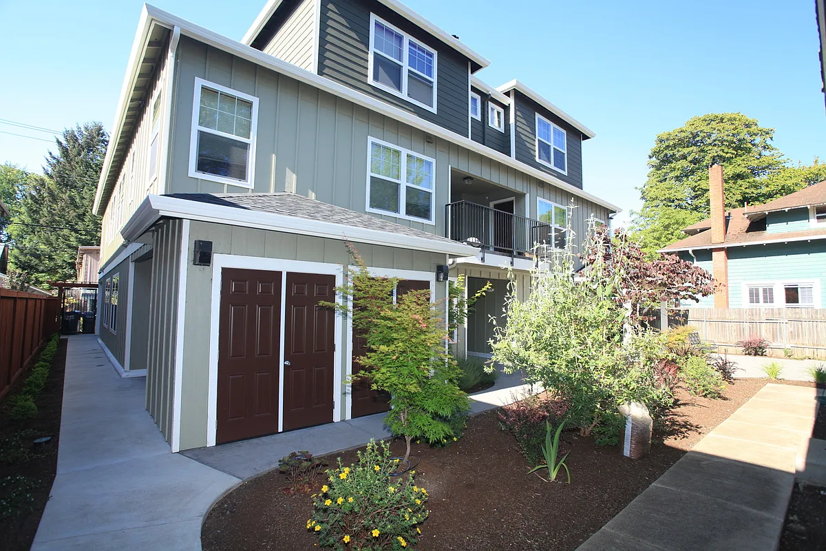 Building Photo - 527 W 10th Ave #531