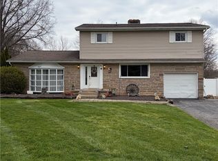2927 Spangler Rd, Hermitage, PA 16148