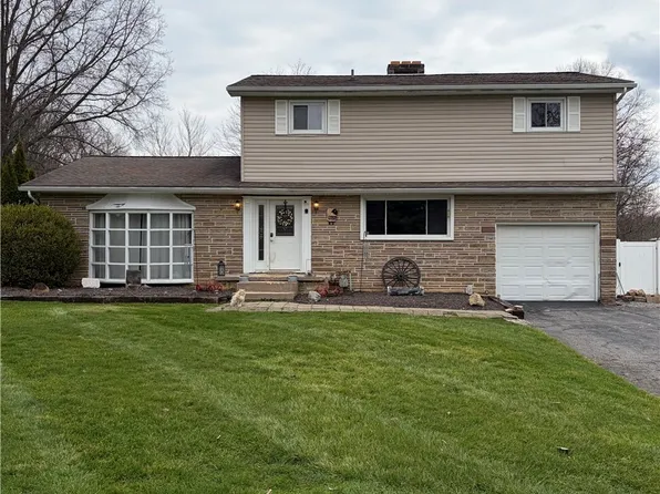 2927 Spangler Rd, Hermitage, PA 16148