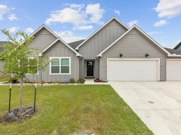 717 Grace Ln, Fredericksburg, TX 78624