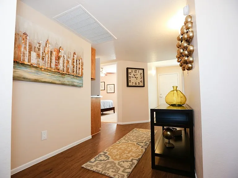 10134 W Mohawk Ln — Photo 10