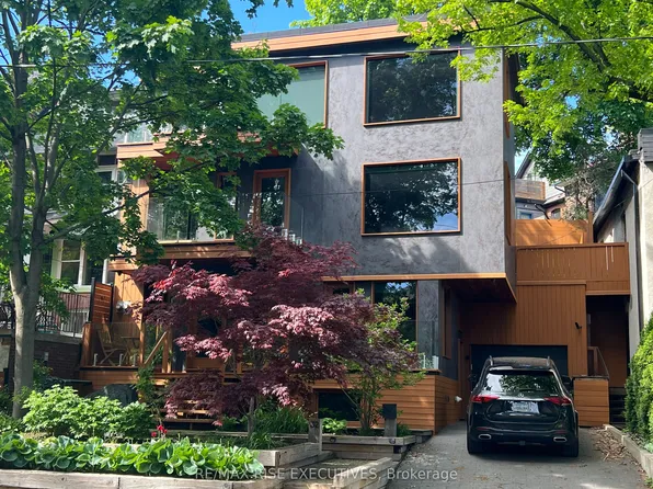 32 Regal Rd, Toronto, ON M6H 2J7