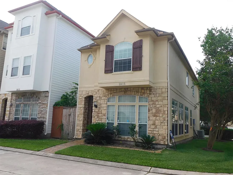 2615 Starboard Point Dr — Photo 3