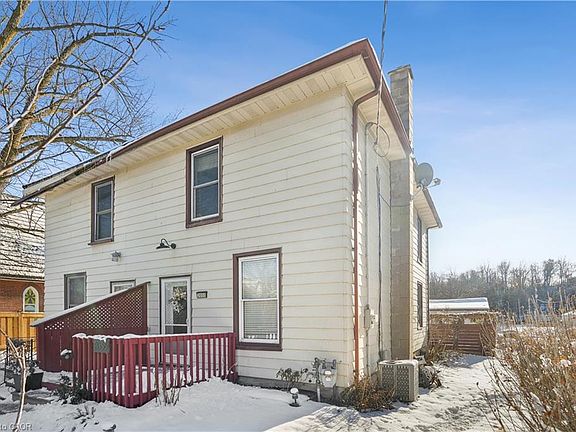 2nd image of 2055 Embleton Rd