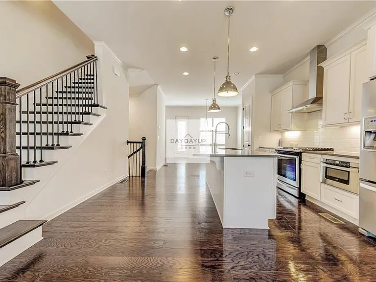 16 Lochurst Ln — Photo 7