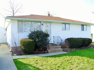 6470 Ledgebrook Dr, Brookpark, OH