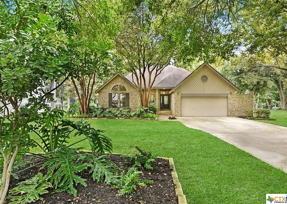 1st image of 614 Woodlake Dr