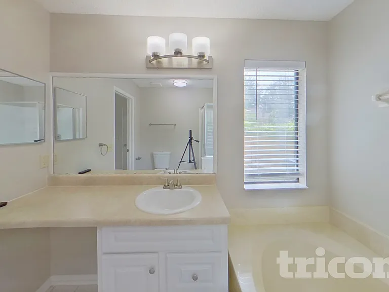 4739 Harpers Ferry Ln — Photo 8