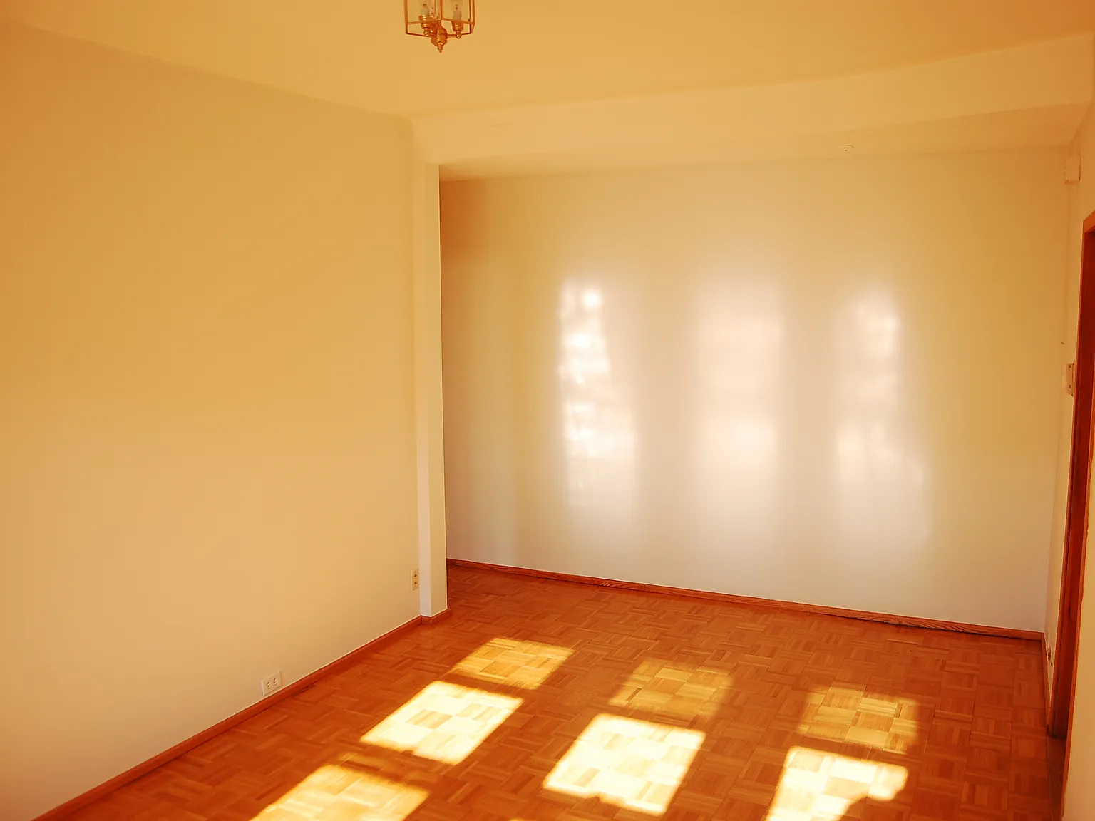 2 bed, 700 sqft, $1,500 — Photo 2