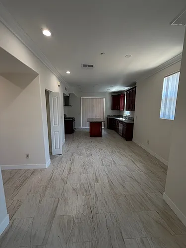 216 W Windsor Rd #105 Photo 1