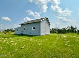 8310 40th St SE, Jamestown, ND 58401