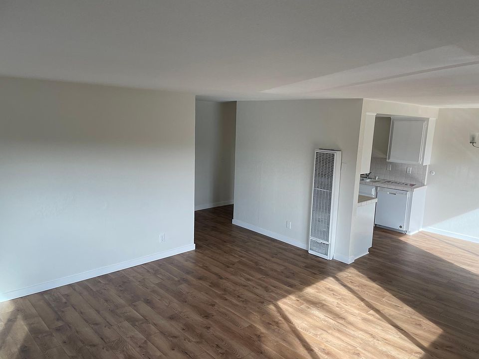 1st image of 630 W 16th St APT 3