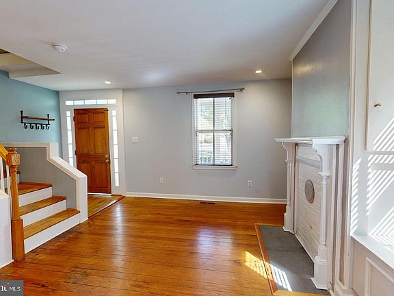 4th image of 206 South St