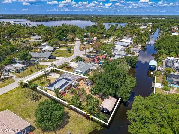 231 Kingston Dr, Fort Myers, FL 33905