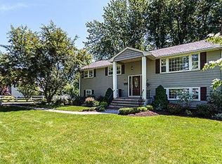 442 Franklin St, Reading, MA 01867