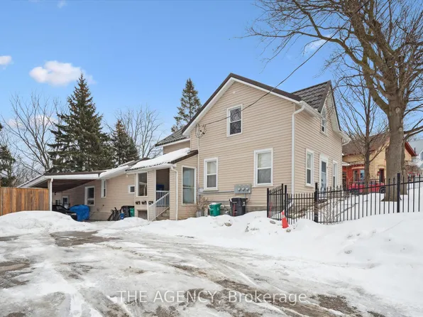 26 Bergey St #1, Cambridge, ON N3C 1P6