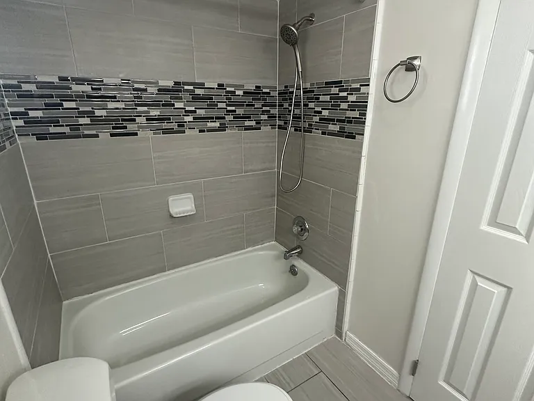 Hall Bathroom.
