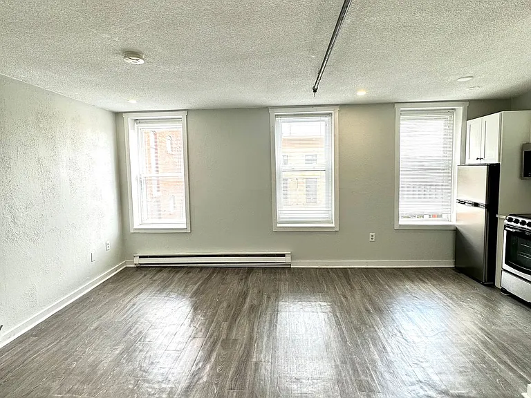 76 Franklin St — Photo 22