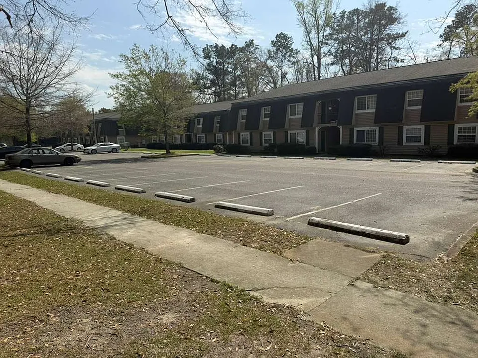Plantation Oaks