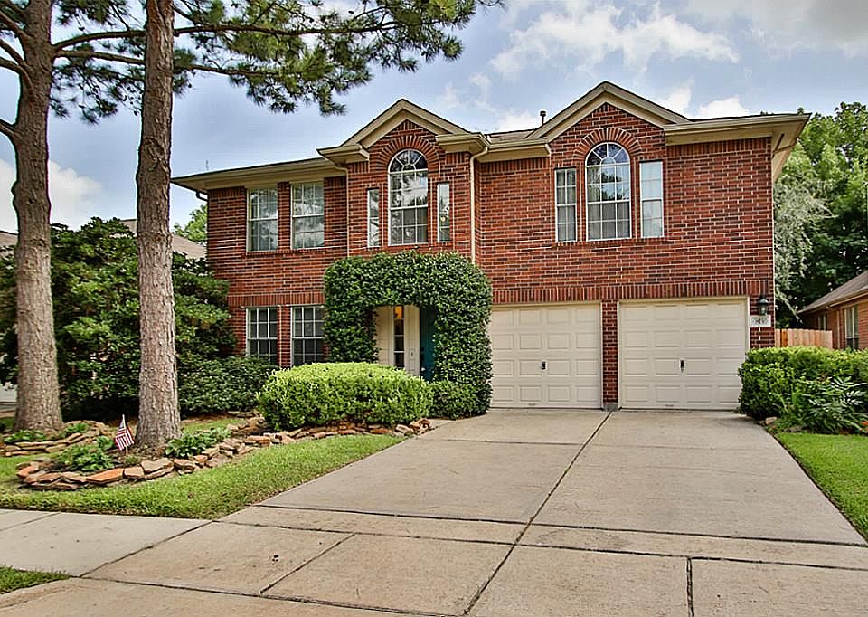 1st image of 18230 Auburn Woods Dr