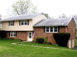 891 Ladd Rd, Waynesboro, VA 22980