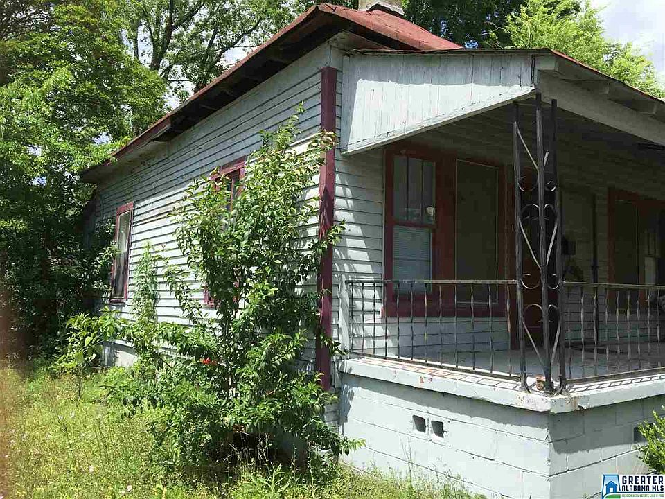 2nd image of 608 6th St W