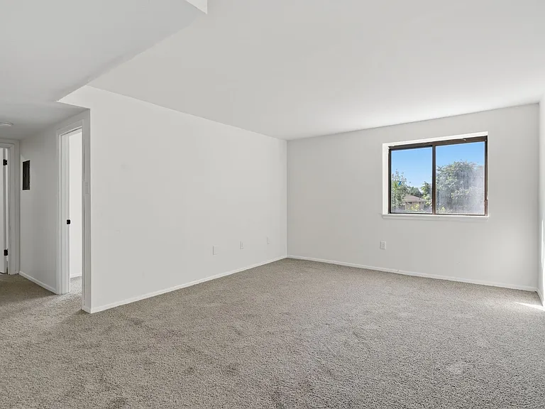 Wilson School Apartments — Photo 9