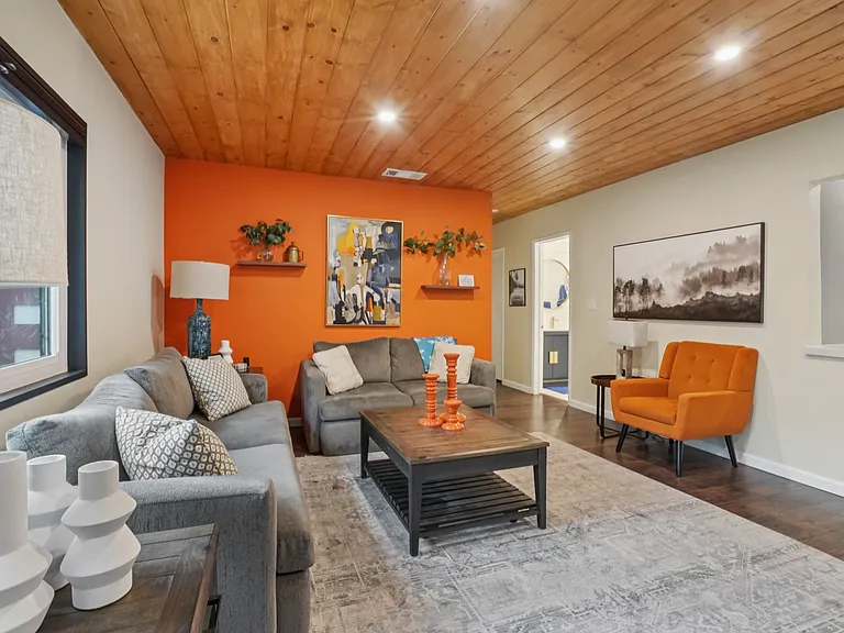 25340 Marion Ridge Dr — Photo 3