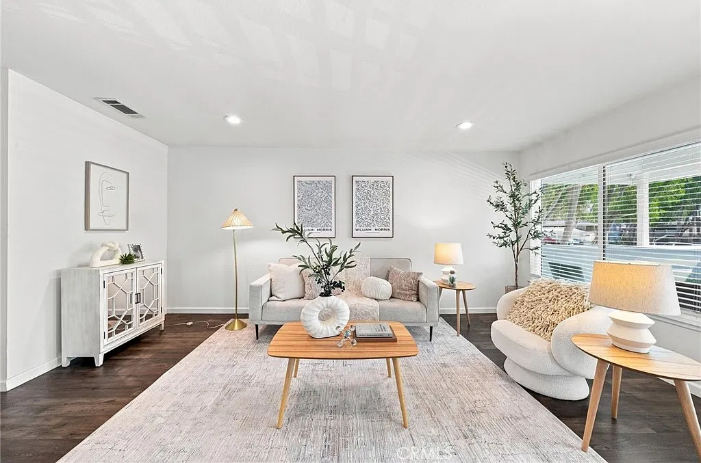 2 bed, 888 sqft, $3,000 — Photo 4