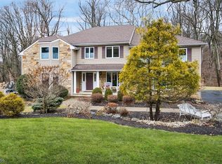 4 Knob Hill Rd, Hackettstown, NJ 07840