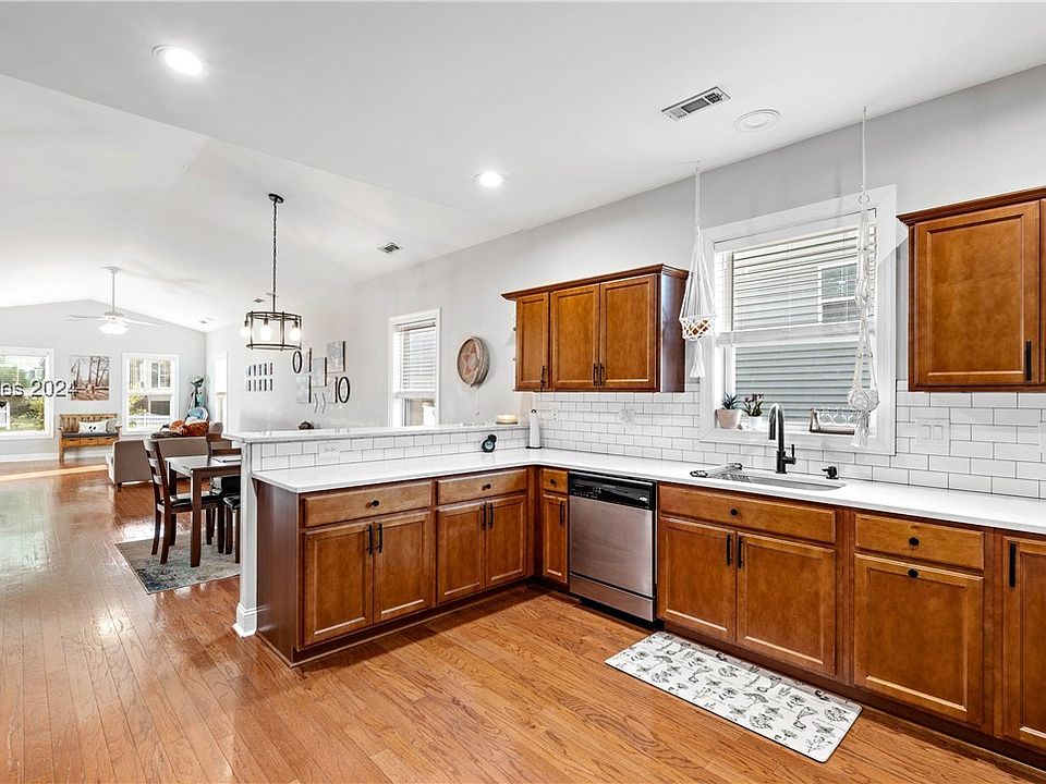1st image of 4 Binaker Ct
