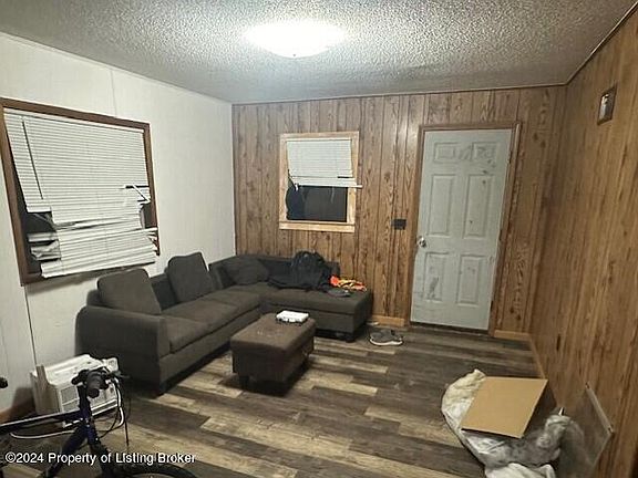 3rd image of 336 6th Ave E