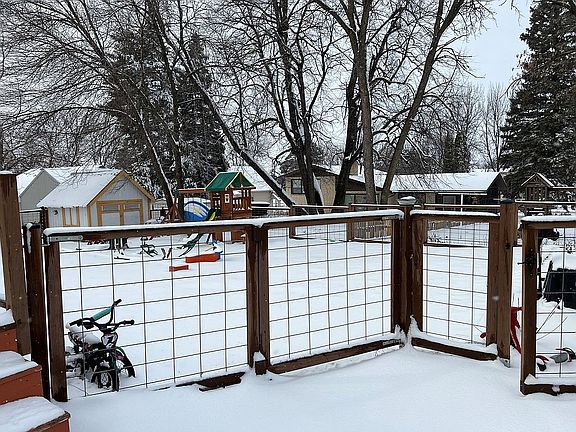 3rd image of 114 4th Ave SE