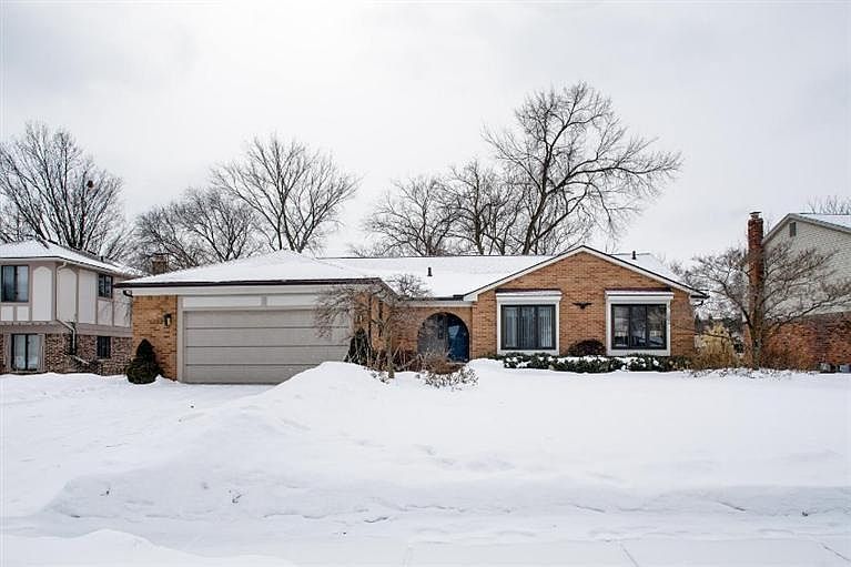 1st image of 34283 Bretton Dr