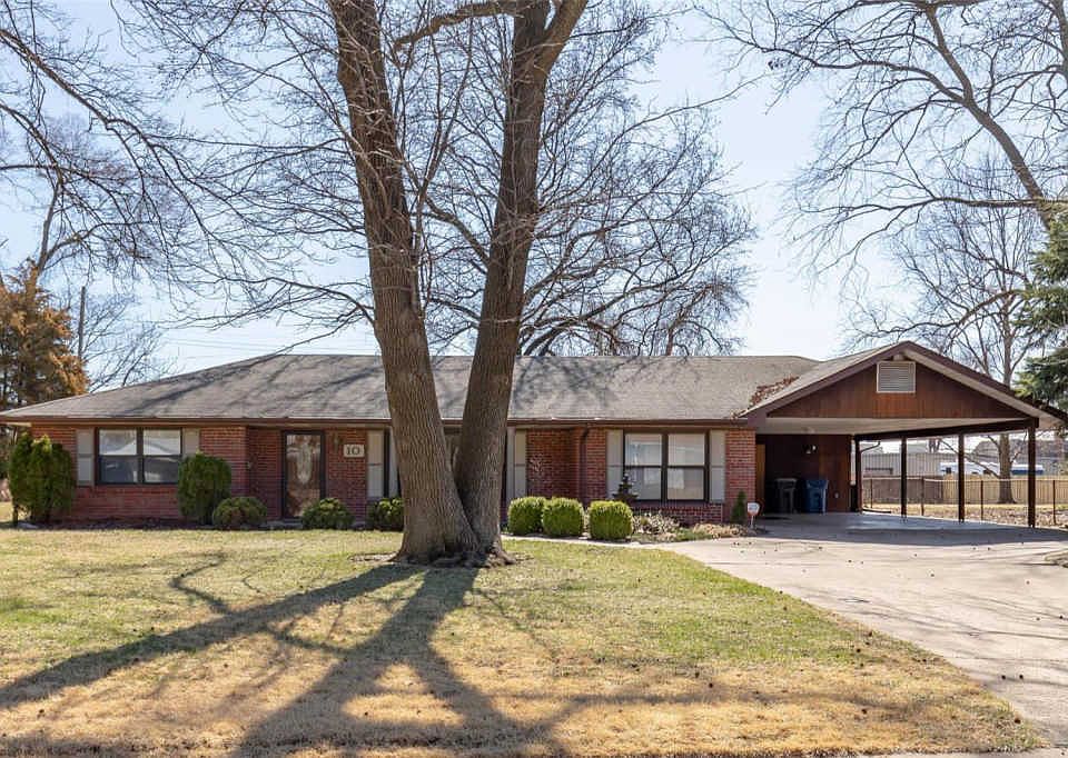1st image of 10 Hazelwood Ct