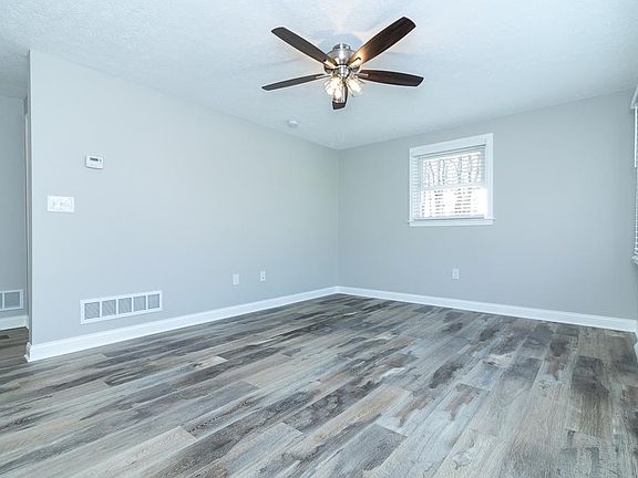 3rd image of 187 Manley Ave