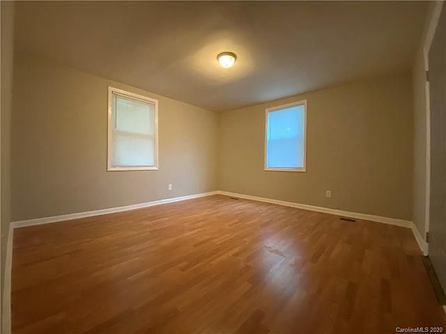 1st image of 513 Flint St