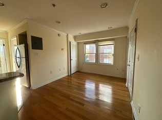 1001 16th St NE APT 104, Washington, DC 20002