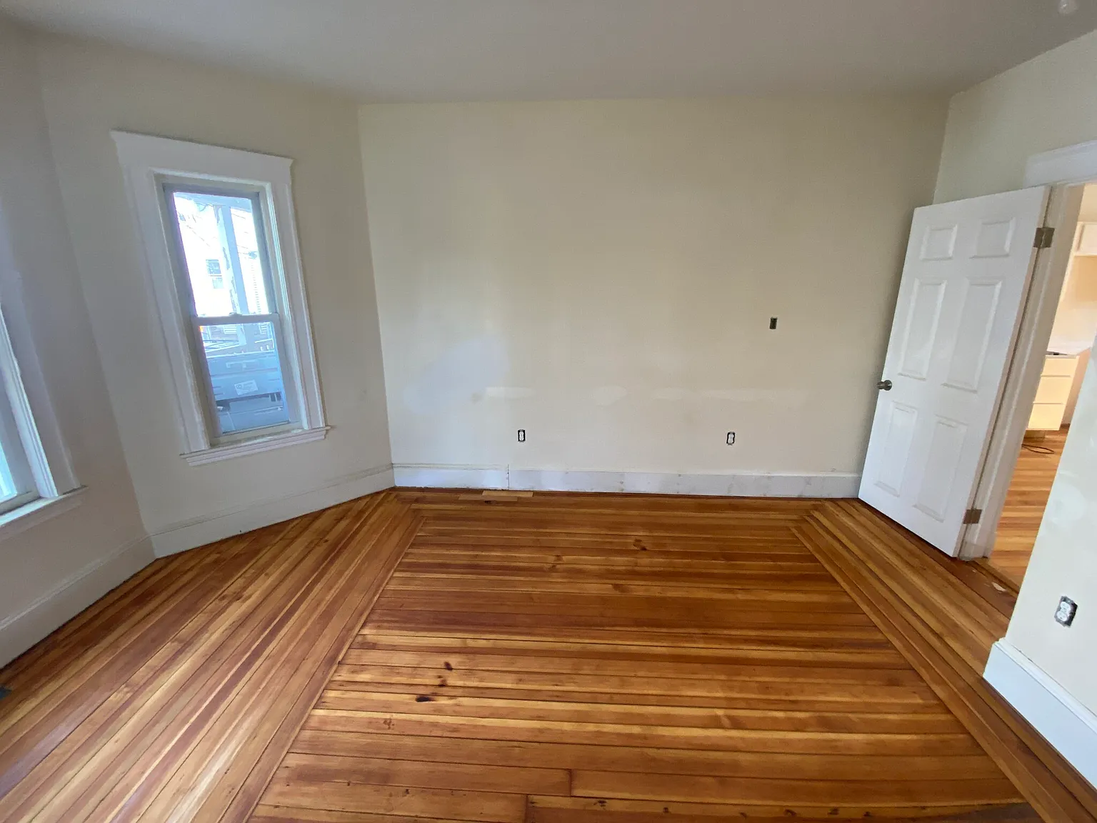 3 bed, 1400 sqft, $4,800 — Photo 4