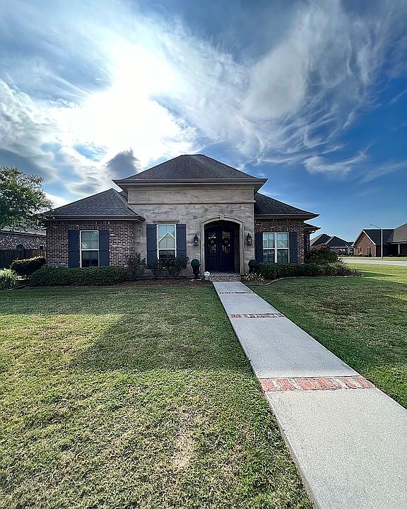 4 Bed 3 Bath